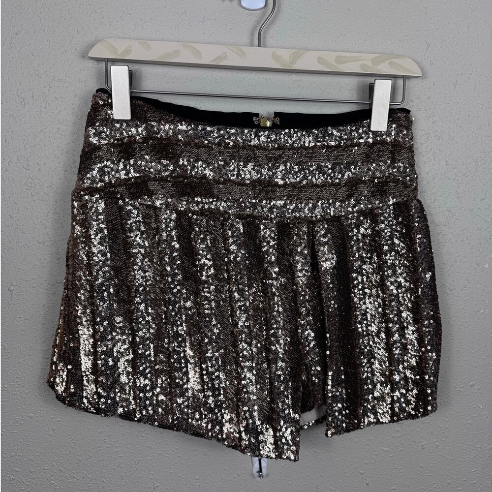 Venus All Over Gold Sequin Skort Womens Size 10